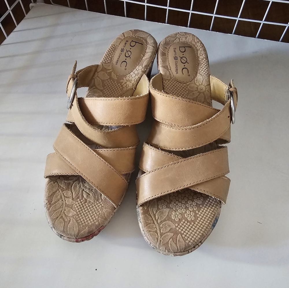 b.o.c. Women's Tan Sandals